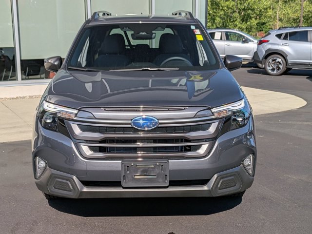 Used 2025 Subaru Forester Premium AWD/4WD image 8