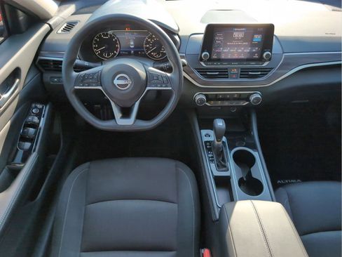 Used 2023 Nissan Altima 2.5 SV FWD image 26