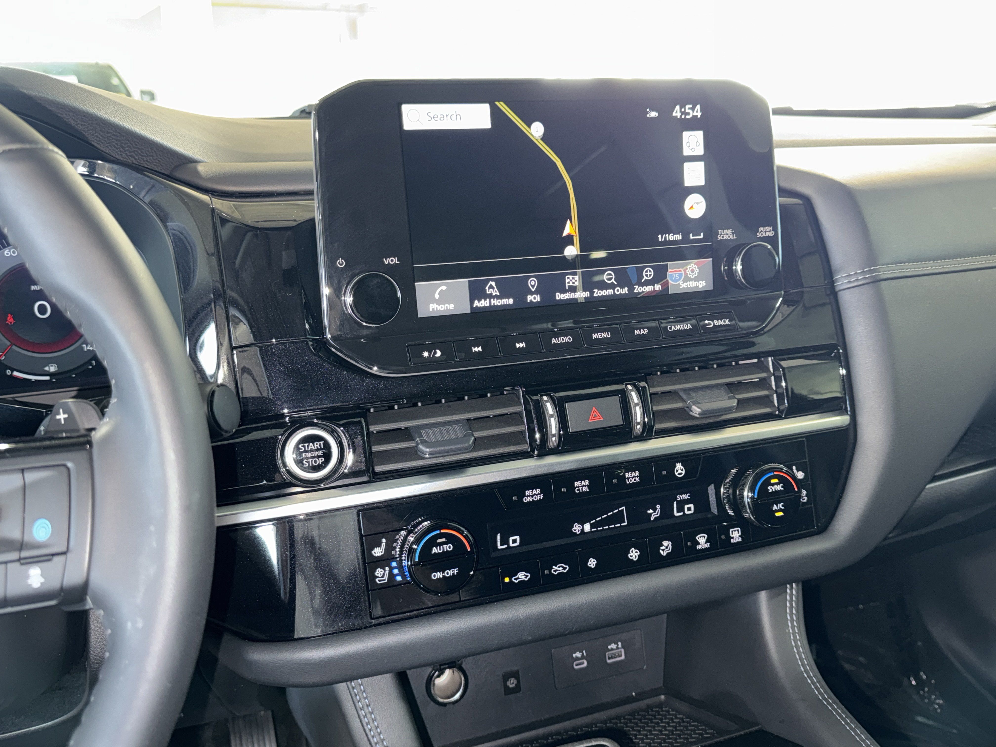 Used 2024 Nissan Pathfinder Platinum FWD image 17