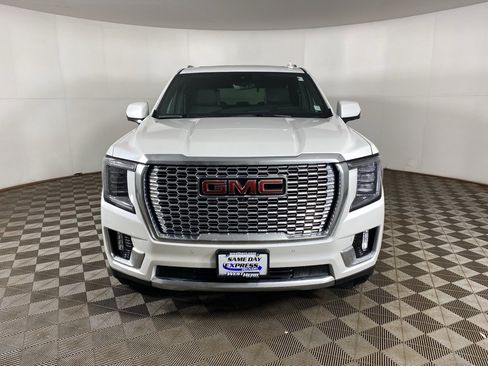 Used 2024 GMC Yukon Denali w/ Advanced Technology Package image 9