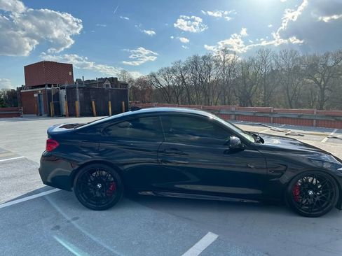 Used 2018 BMW M4 Coupe w/ Competition Package RWD image 11