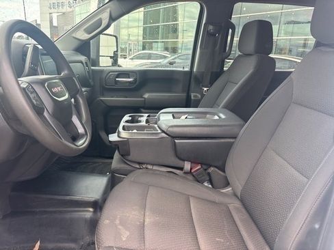 Used 2024 GMC Sierra 2500 Pro w/ Convenience Package image 9