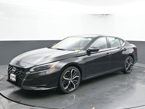 Used 2024 Nissan Altima 2.5 SR image 6