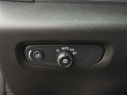 Used 2023 Chevrolet Traverse LS image 23