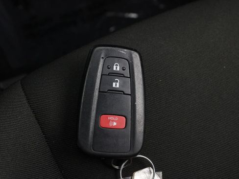 Used 2020 Toyota C-HR XLE FWD image 29