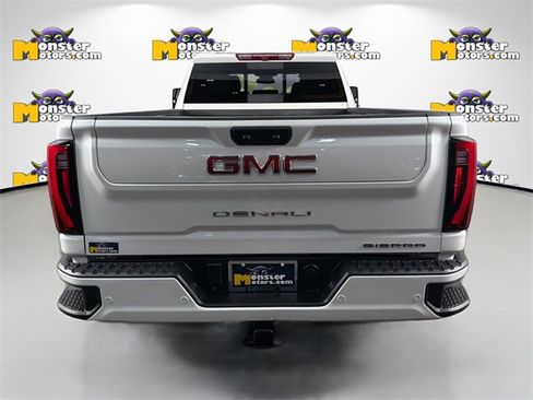 Used 2024 GMC Sierra 3500 Denali image 6