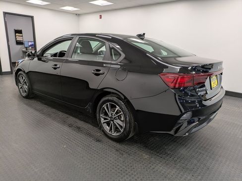 Certified 2022 Kia Forte LXS image 6