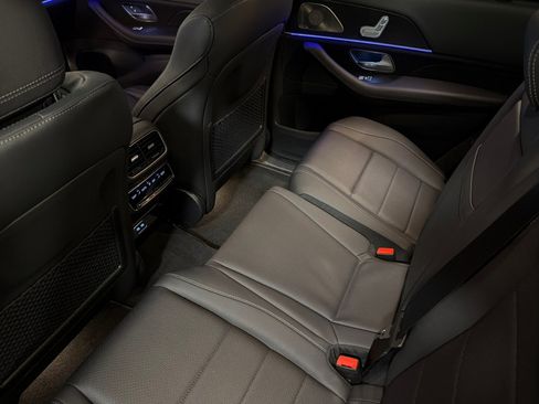New 2026 Mercedes-Benz GLS 450 4MATIC image 11