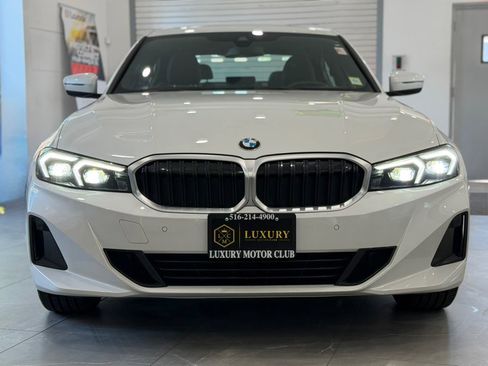 Used 2025 BMW 330i Sedan w/ Convenience Package RWD image 2
