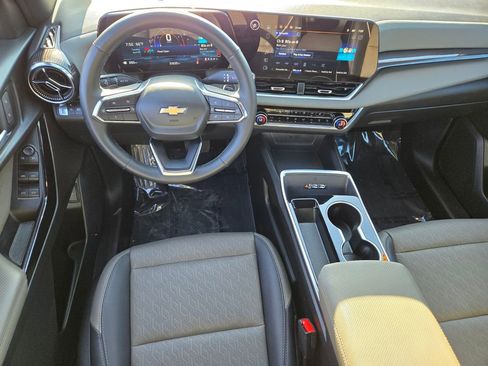 Used 2025 Chevrolet Equinox LT w/ Convenience Package II FWD image 12