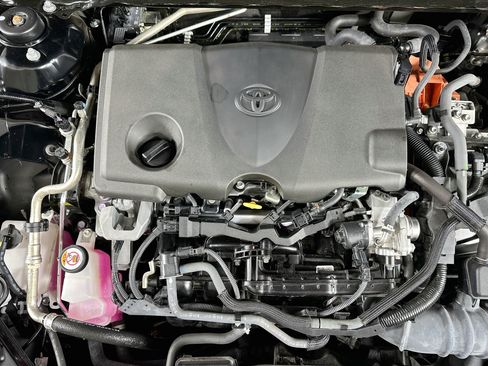Used 2025 Toyota Camry LE FWD image 31
