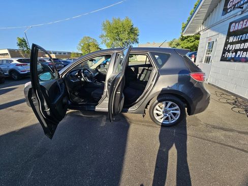 Used 2013 MAZDA MAZDA3 i Touring FWD image 23