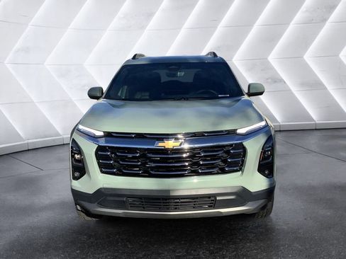 Used 2025 Chevrolet Equinox LT w/ Convenience Package II image 2