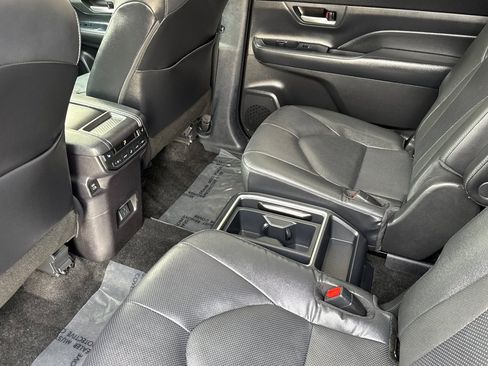 Used 2024 Toyota Grand Highlander Limited image 11