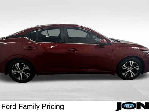 Used 2021 Nissan Sentra SV image 3