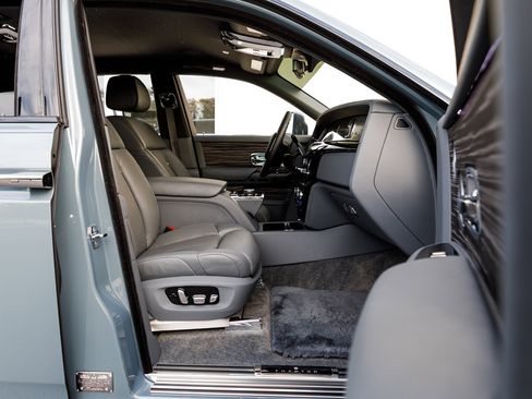 Certified 2023 Rolls-Royce Phantom Sedan w/ The Phantom Package image 49