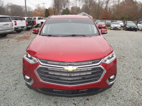 Used 2020 Chevrolet Traverse LT image 8