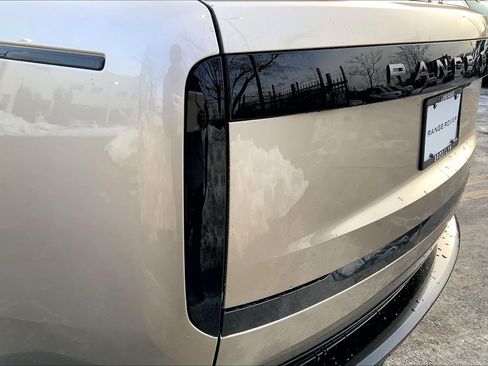 New 2026 Land Rover Range Rover Long Wheelbase SE image 14