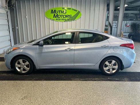 Used 2012 Hyundai Elantra GLS w/ Preferred Pkg 3 image 5