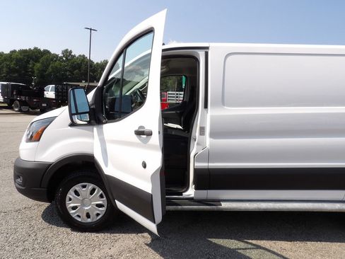 Used 2025 Ford Transit 250 Low Roof w/ Exterior Upgrade Package RWD image 13