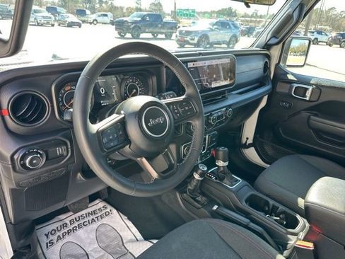 Certified 2025 Jeep Wrangler Unlimited Rubicon image 11