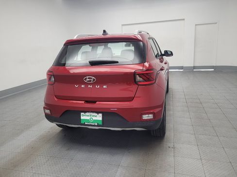 Used 2022 Hyundai Venue SEL FWD image 7