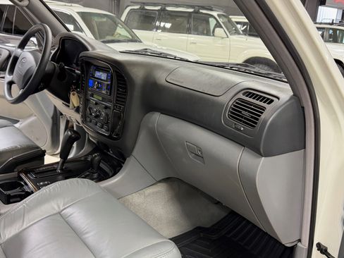 Used 2000 Toyota Land Cruiser image 19