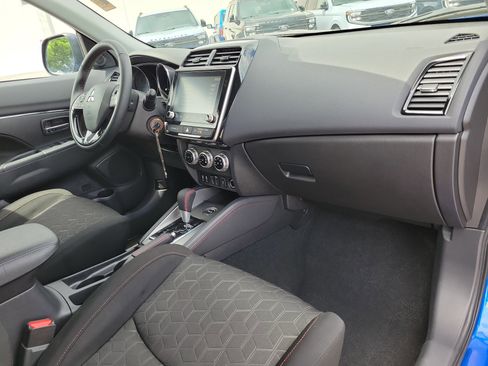 Used 2025 Mitsubishi Outlander Sport LE AWD/4WD image 13