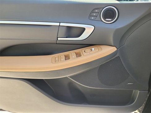 New 2025 Hyundai Sonata Limited image 14
