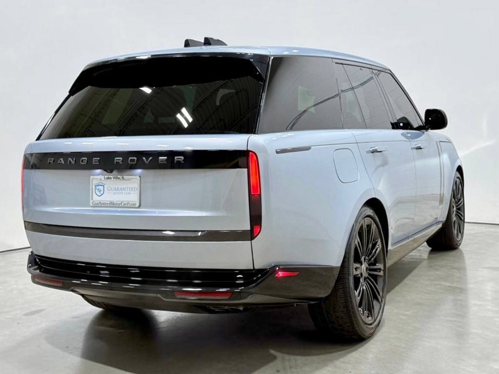 Used 2024 Land Rover Range Rover SE AWD/4WD image 11