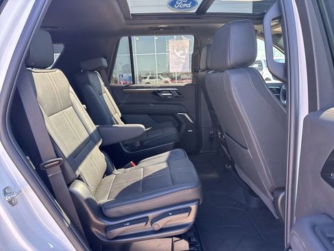 Used 2025 Chevrolet Tahoe High Country AWD/4WD image 29