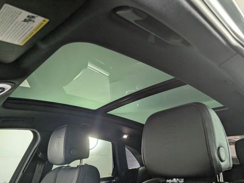 New 2026 Porsche Macan image 30