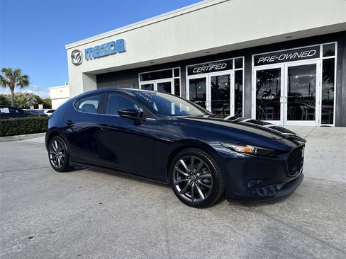 Used 2019 MAZDA MAZDA3 Hatchback w/ Preferred Package image 7