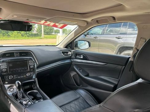 Used 2023 Nissan Maxima Platinum w/ Sport Mat Group FWD image 37