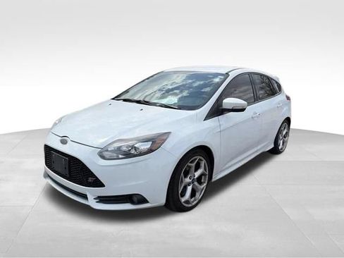 Used 2013 Ford Focus ST FWD image 2