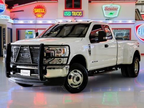 Used 2022 Ford F350 XL w/ STX Appearance Package AWD/4WD image 2