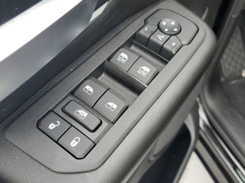 New 2026 RAM 1500 4x4 Crew Cab image 21