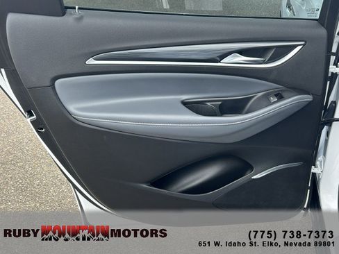 Used 2018 Buick Enclave Premium image 18