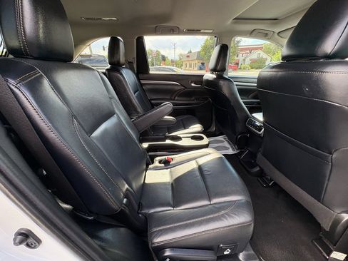 Used 2019 Toyota Highlander Limited AWD/4WD image 44