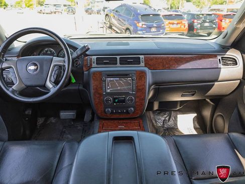 Used 2014 Chevrolet Suburban LTZ AWD/4WD image 34