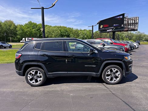 Used 2018 Jeep Compass Limited w/ Navigation Group AWD/4WD image 10