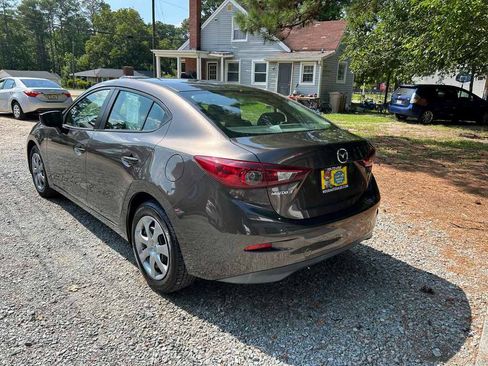 Used 2015 MAZDA MAZDA3 i Sport FWD image 4