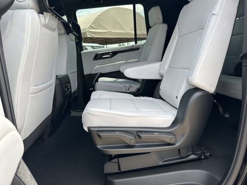 New 2025 Chevrolet Suburban Premier image 11