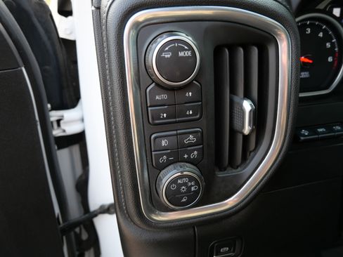 Used 2020 Chevrolet Silverado 1500 High Country w/ Technology Package AWD/4WD image 28