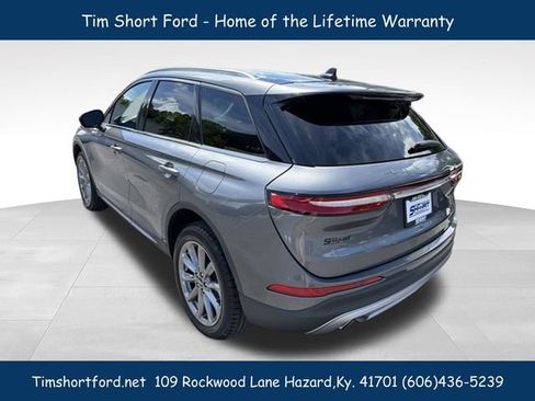 Used 2022 Lincoln Corsair AWD w/ Premium Package image 8
