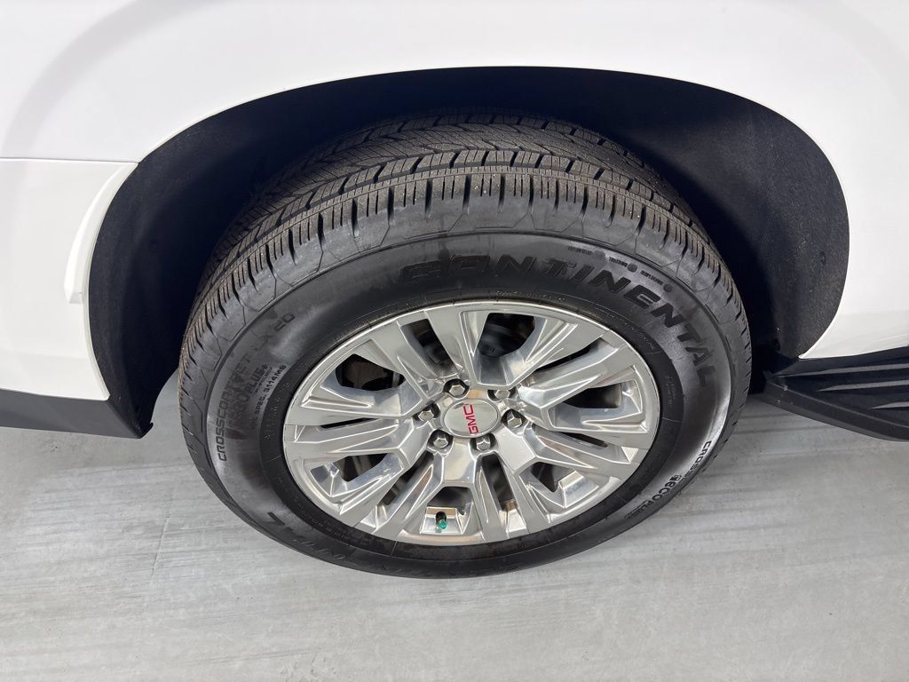 Used 2024 GMC Yukon XL Denali AWD/4WD image 9