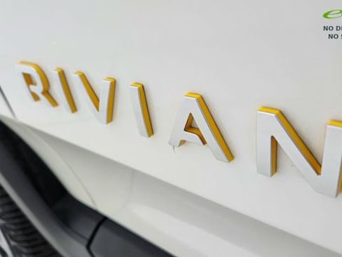 Used 2024 Rivian R1S Adventure AWD/4WD image 17