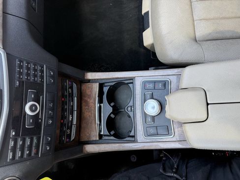 Used 2011 Mercedes-Benz E 550 4MATIC Sedan w/ Premium 2 Pkg image 22