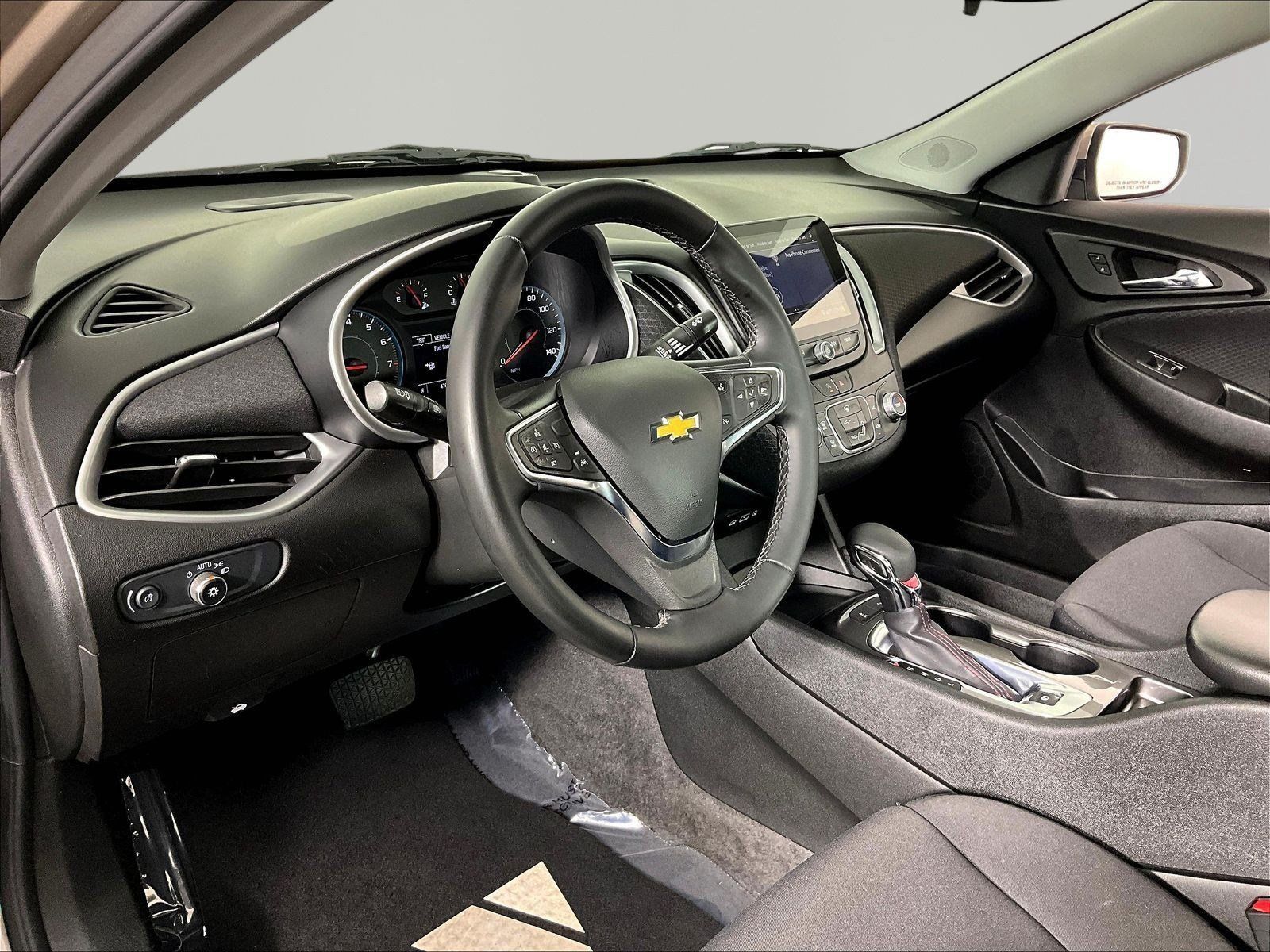 Used 2024 Chevrolet Malibu RS FWD image 17