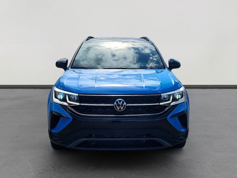 Certified 2024 Volkswagen Taos SE FWD image 8